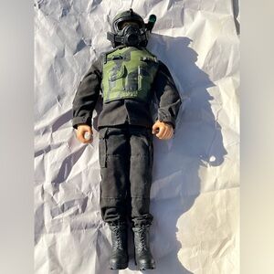Action Man gas mask army figure Green camo Vest and black pants